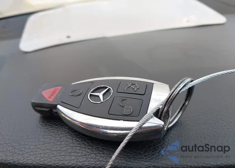 2012 Mercedes-Benz C 300 Sport 4Matic z USA, uszkodzony, nr VIN WDDGF8BBXCR239216